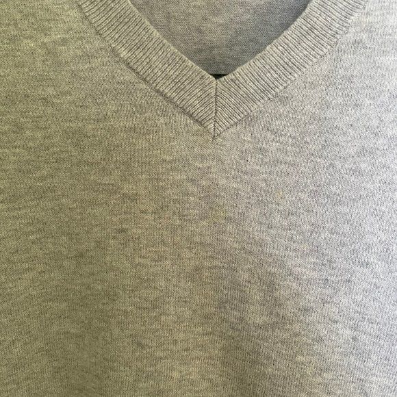 Pure wool V neck Casual Sweater - Picture 2 of 5